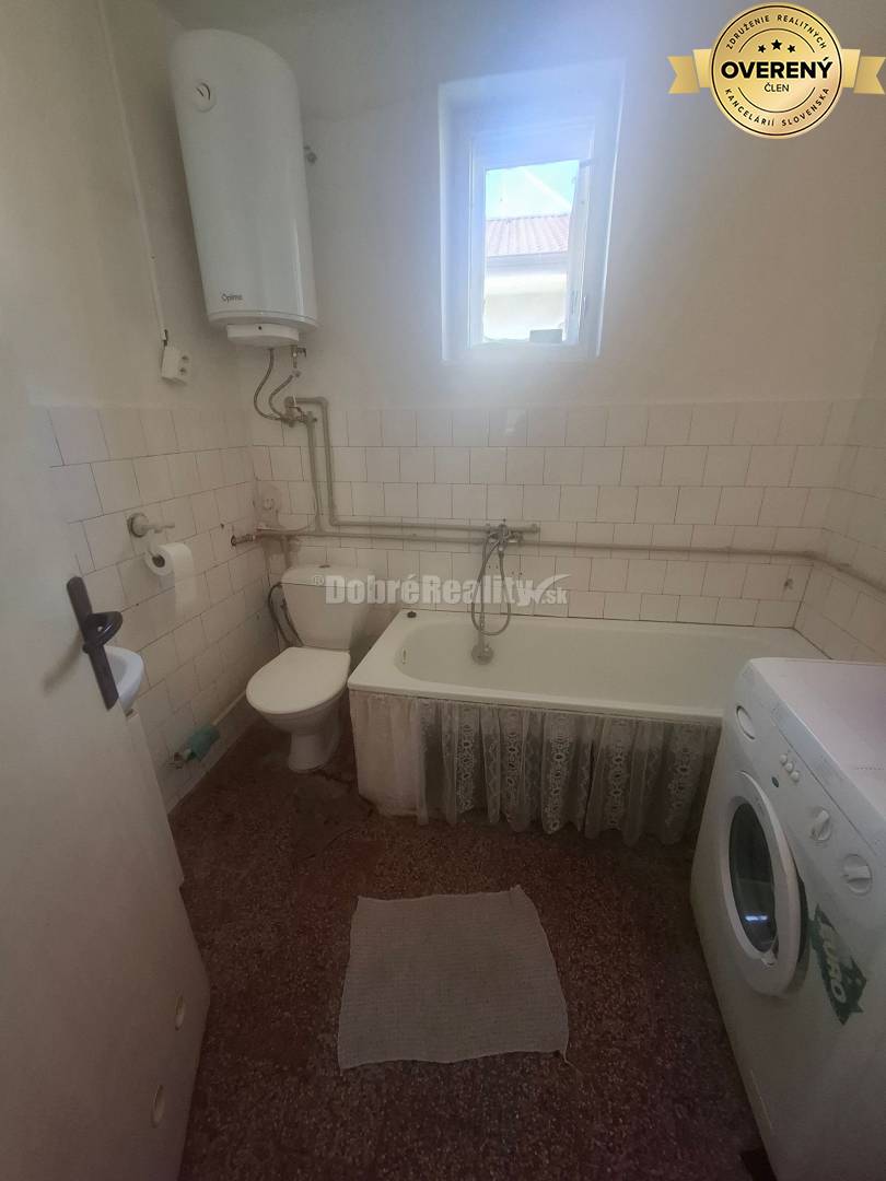 Na predaj rodinny dom v obci Iža.