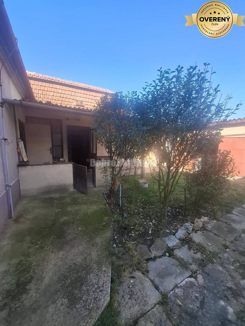 Na predaj rodinny dom v obci Iža.