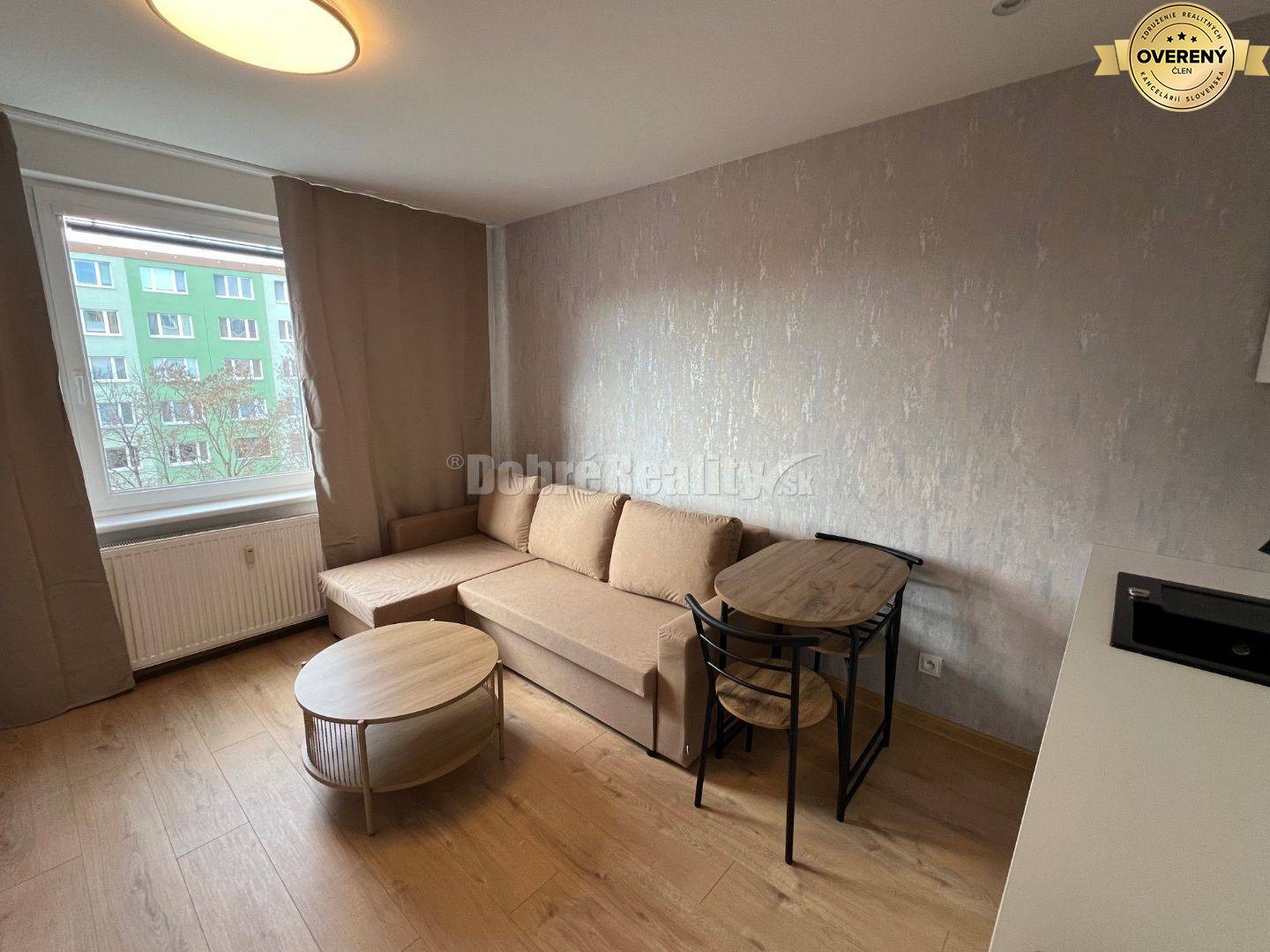 Exkluzívne na prenájom nádherná garsónka v Prievidzi