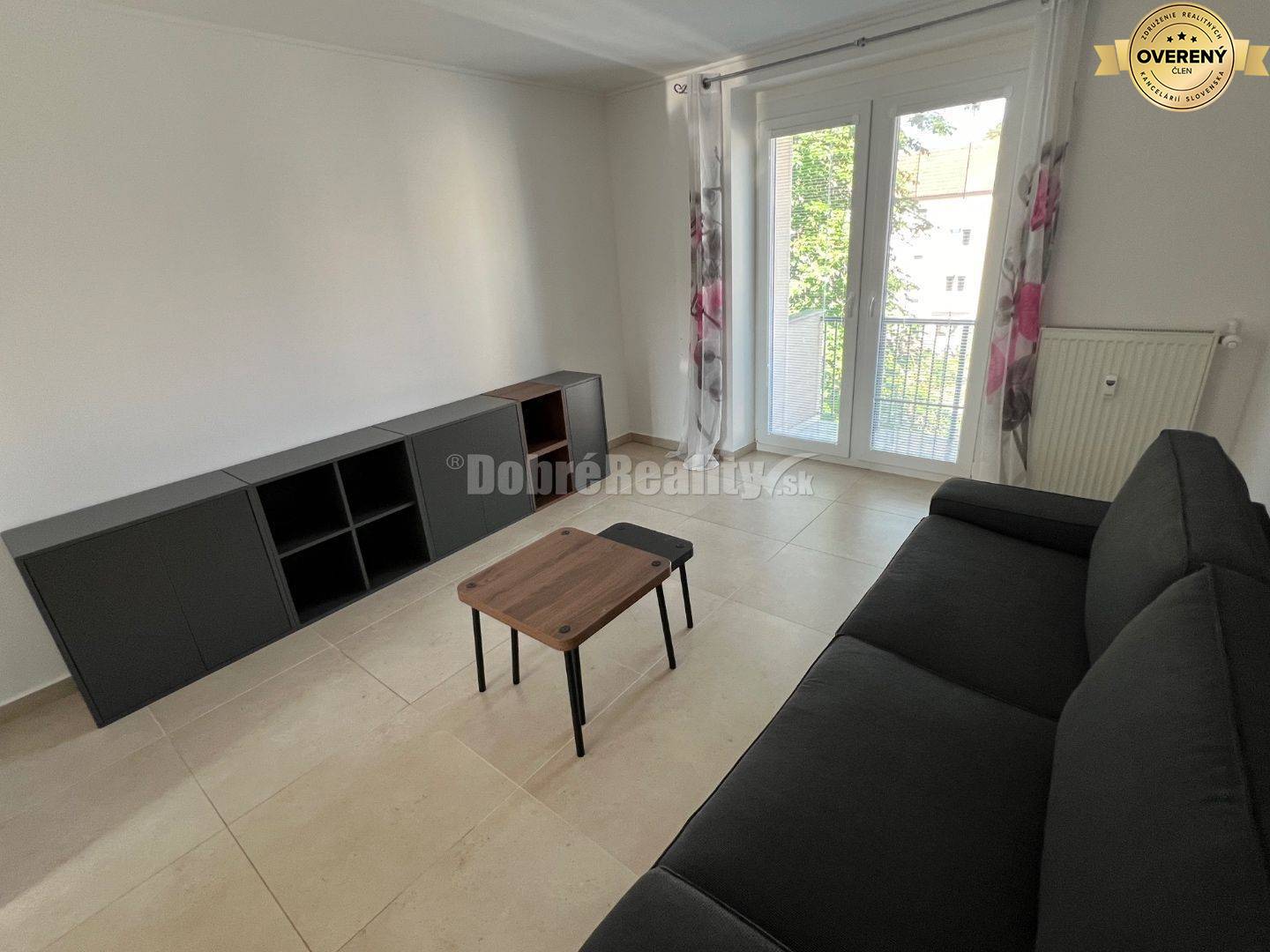 Na prenájom krasny 2 izbový byt .