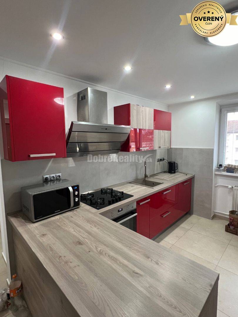 Na prenájom krasny 2 izbový byt .