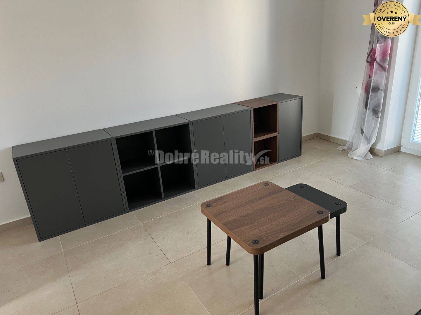 Na prenájom krasny 2 izbový byt .