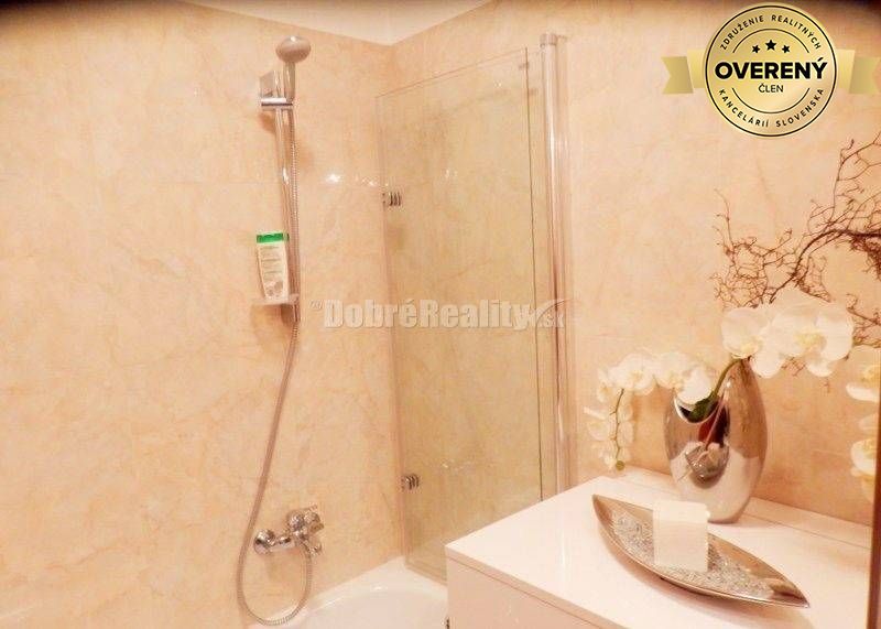 REZERVOVANÉ......Na prenájom nadštandardný byt na Slnečnom nábreží