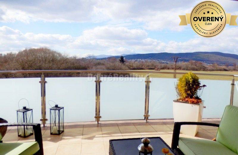 Na prenájom nadštandardný byt na Slnečnom nábreží