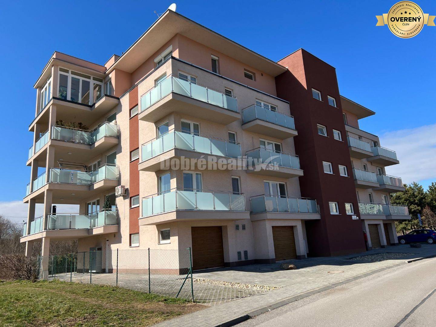 Na prenájom nadštandardný byt na Slnečnom nábreží