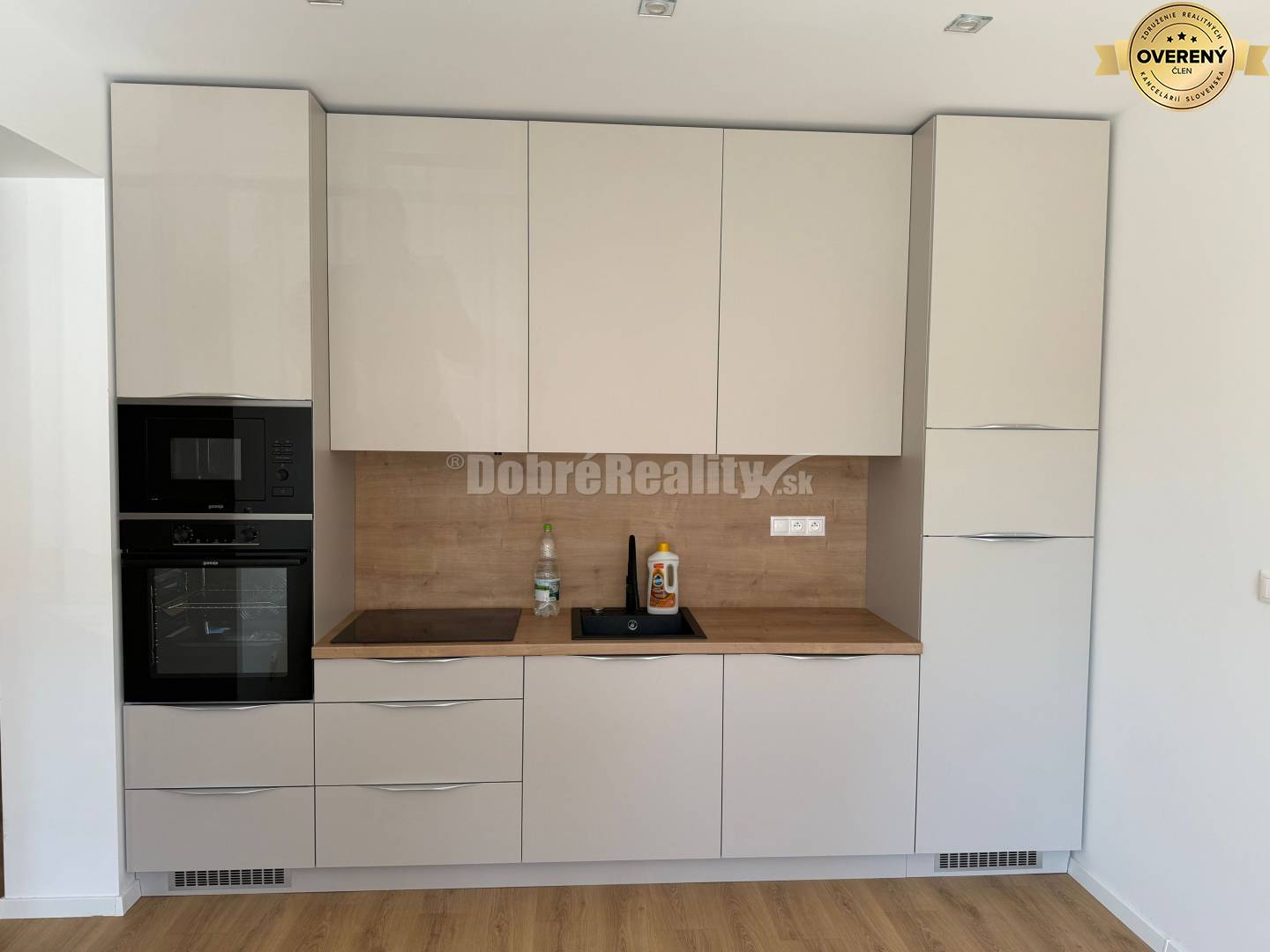 Ponukame na prenájom nadštandardný 2 izbovy byt v novostavbe RIVERSID