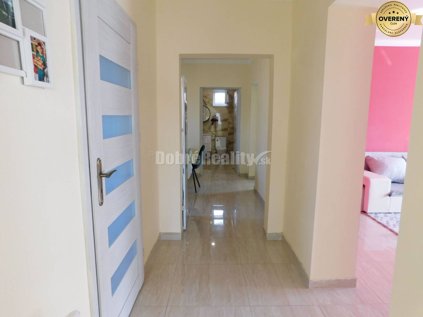 Ponúkame na predaj 3-izb. rodinný dom v obci Dvory nad Žitavou.