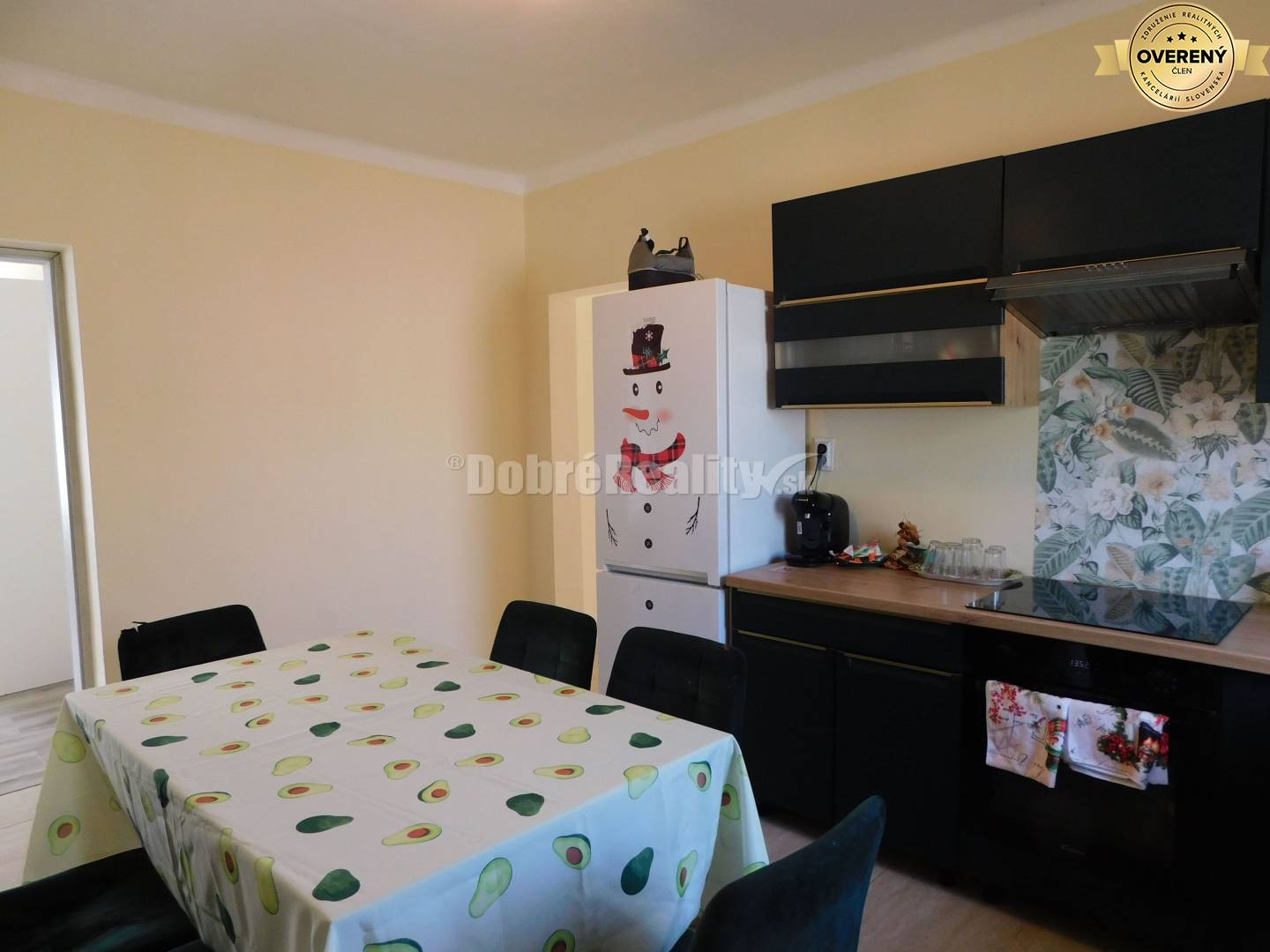 Ponúkame na predaj 3-izb. rodinný dom v obci Dvory nad Žitavou.