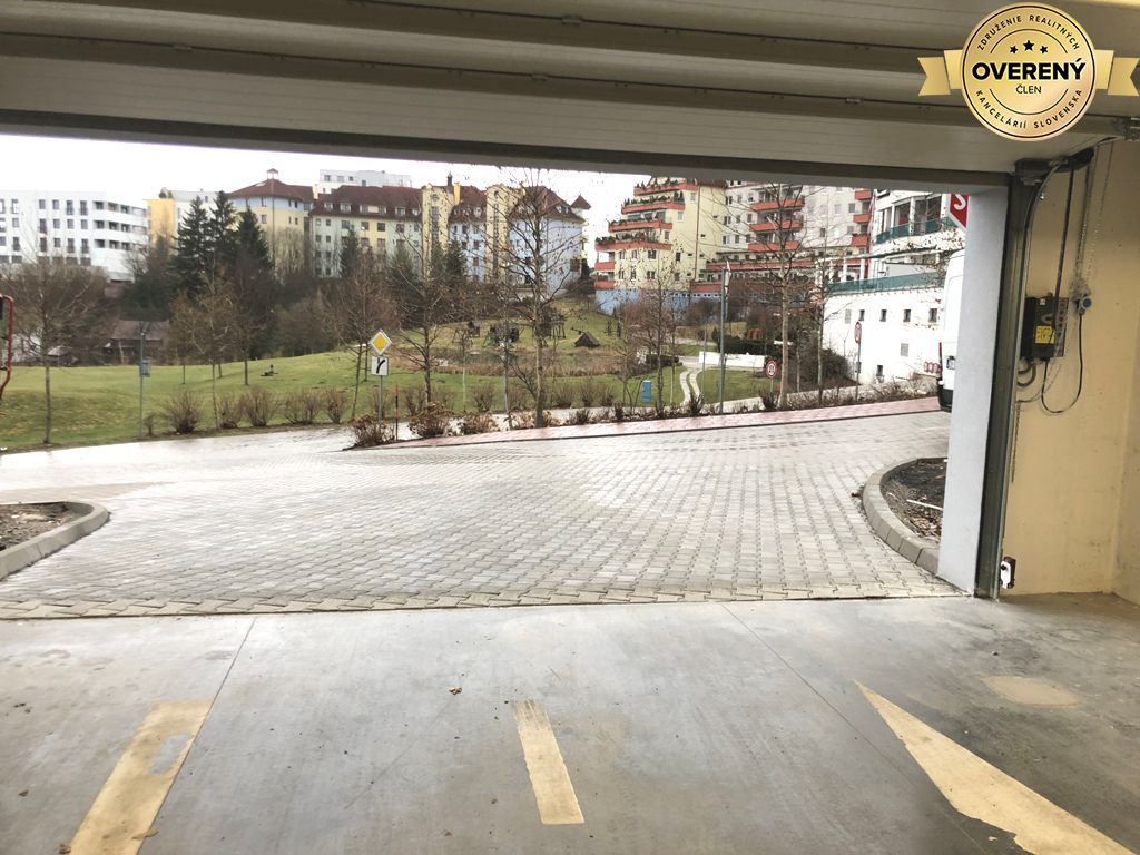 Vstup garaže.jpeg