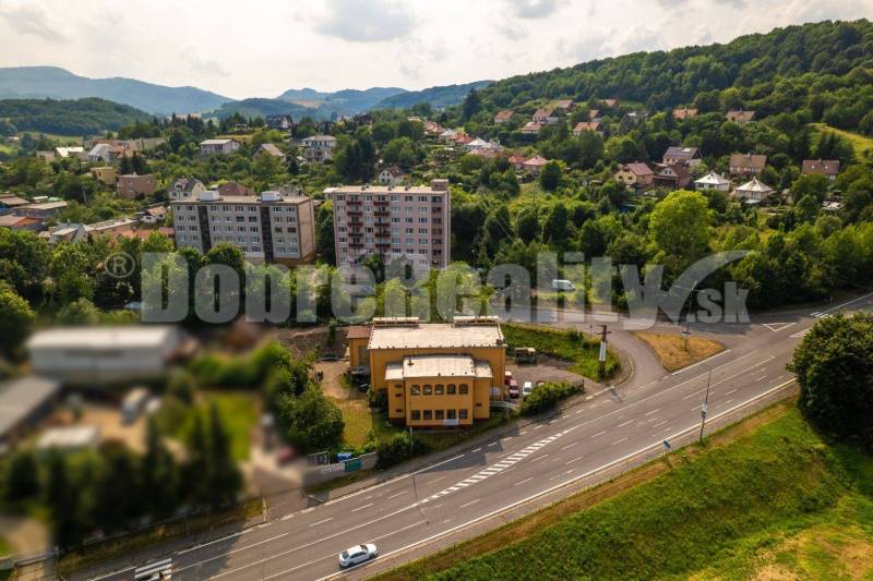 PREDAJ: Polyfunkčný objekt na križovatke, 1251 m2, Banská Štiavnica