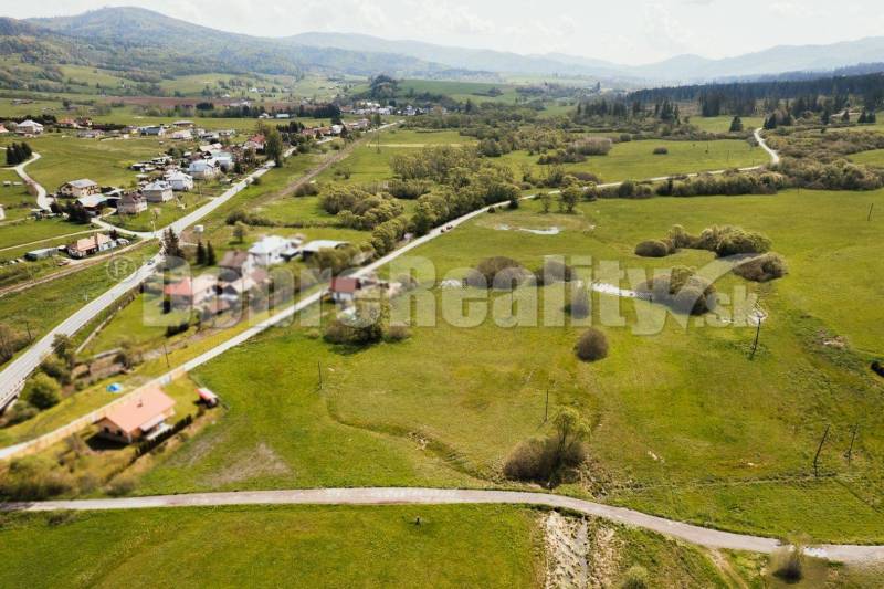 PREDAJ: Rozľahlý pozemok na brehu rieky Rohozná, 7566 m2, Brezno - Roh