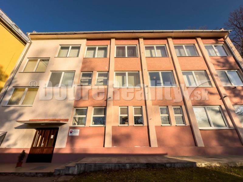 SOKOLOVŇA - PRIESTOR NA PRENÁJOM 26 m2, Brezno