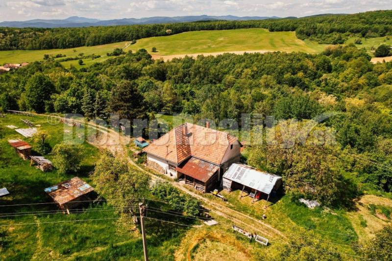 PREDAJ: Usadlosť H(R)ÁJ, rodinný dom 97 m2, pozemok 109 930 m2, Čekovc