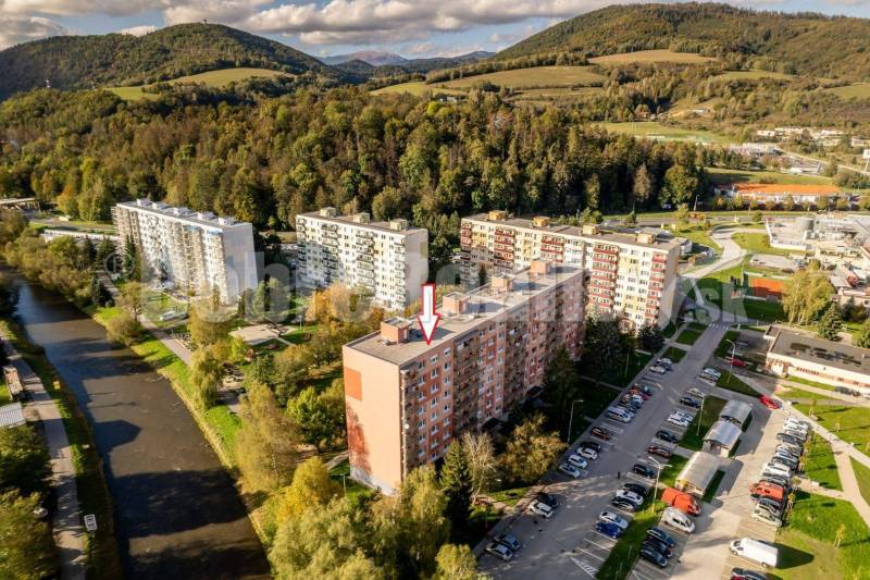 PREDAJ: Zariadený, veľký, 3 izbový byt na Západe, 83 m2, Brezno